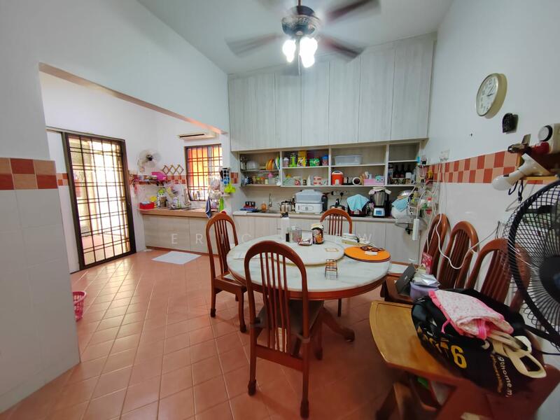 2 Storey Bungalow Corner Lot Taman Seri Damai untuk Untuk Dijual - RM 1,500,000, Feb 2026 - Dining Room - PropertyGuru.com.my