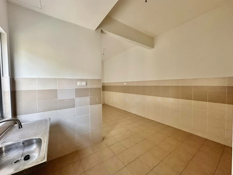 2-storey Terraced House for Sale in Denai Alam (Shah Alam) - Nazri Hassan - Kitchen - PropertyGuru.com.my