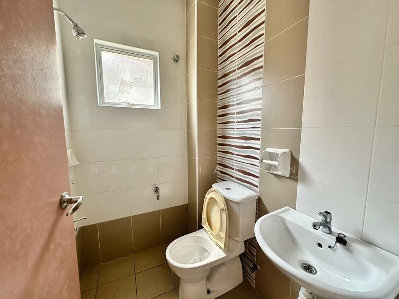 2-storey Terraced House for Sale in Denai Alam (Shah Alam) - Nazri Hassan - Bathroom - PropertyGuru.com.my