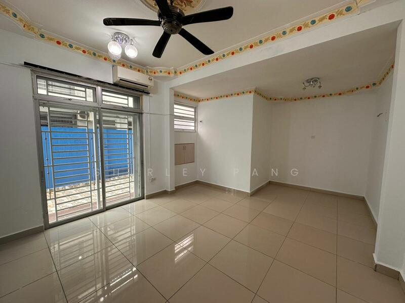 Link Bungalow for Sale in Taman Mutiara Rini (Skudai) - Shirley Pang - Living Room - PropertyGuru.com.my