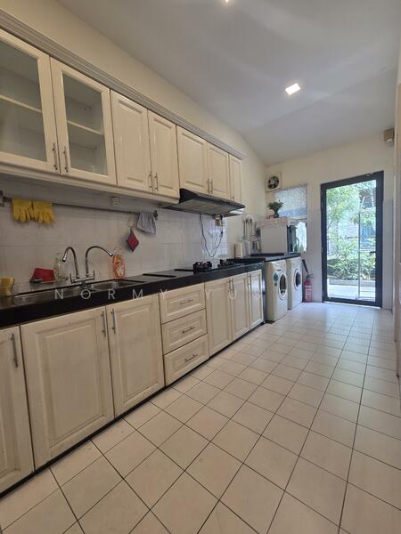 Glenmarie Cove untuk Untuk Dijual - RM 1,190,000, Mac 2026 - Kitchen - PropertyGuru.com.my