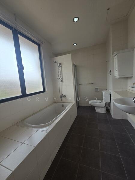 Glenmarie Cove untuk Untuk Dijual - RM 1,190,000, Mac 2026 - Bathroom - PropertyGuru.com.my