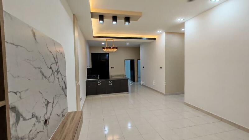 Taman Pulai Indah untuk Untuk Dijual - RM 510,000, Feb 2026 - Living Room - PropertyGuru.com.my