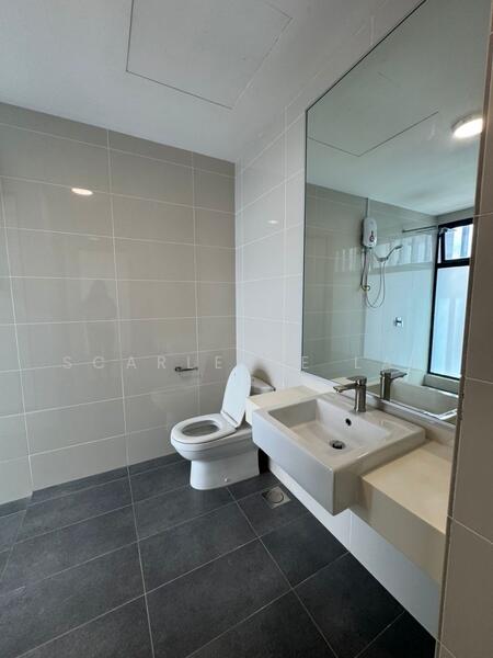 Service Residence for Rent at Southkey Mosaic - Scarlette Lai - Bathroom - PropertyGuru.com.my