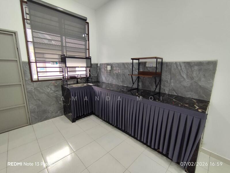 Taman Pasir Putih untuk Untuk Disewa - RM 1,300 /bulan, Feb 2026 - Kitchen - PropertyGuru.com.my