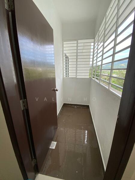 Condominium for Rent at Oasis 1 - Valyn Ho - Balcony - PropertyGuru.com.my
