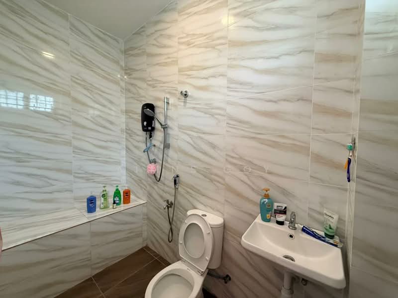 Bandar Mahkota Cheras Section 2 Renovated Unit For Sale untuk Untuk Dijual - RM 750,000, Mac 2026 - Bathroom - PropertyGuru.com.my