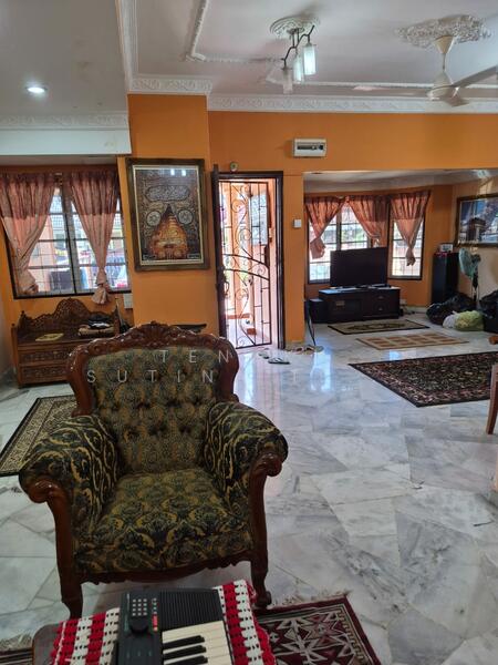 2-storey Terraced House for Sale in Subang Jaya (Selangor) - Tengku Sutina Tengku Baharuddin - Living Room - PropertyGuru.com.my