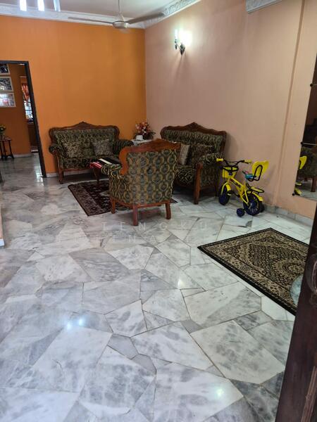 2-storey Terraced House for Sale in Subang Jaya (Selangor) - Tengku Sutina Tengku Baharuddin - Living Room - PropertyGuru.com.my