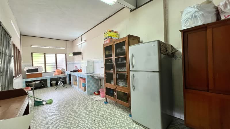Semi-Detached House for Sale in Taman Batu Emas (Kuala Kangsar) - YY Cheah - Kitchen - PropertyGuru.com.my