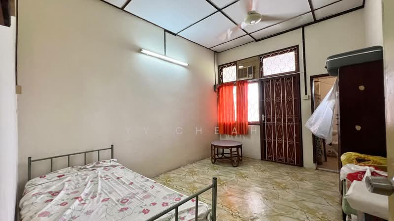Semi-Detached House for Sale in Taman Batu Emas (Kuala Kangsar) - YY Cheah - Bedroom - PropertyGuru.com.my