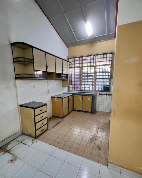 1-storey Terraced House for Sale in Taman Perling (Perling) - Iden Tan - Kitchen - PropertyGuru.com.my