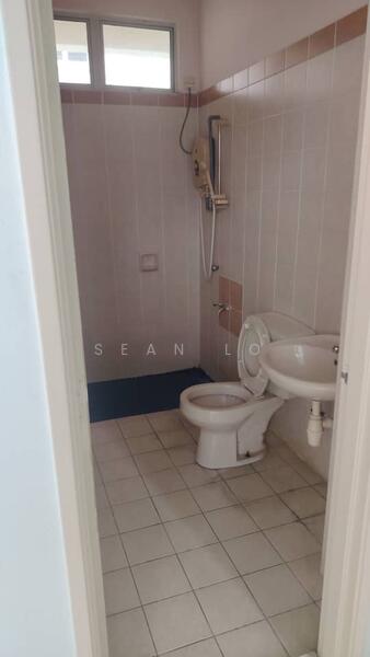 Condominium for Rent at Impian Heights - Sean Lo - Bathroom - PropertyGuru.com.my