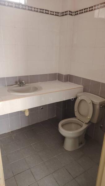 Condominium for Rent at Impian Heights - Sean Lo - Bathroom - PropertyGuru.com.my