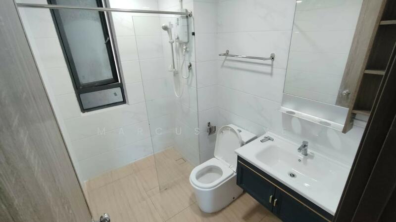 Condominium for Sale at Bay Point @ Country Garden Danga Bay - Marcus Thye - Bathroom - PropertyGuru.com.my