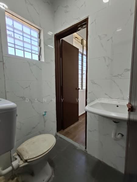 2-storey Terraced House for Sale in Bukit Beruntung (Selangor) - Danny Wong - Bathroom - PropertyGuru.com.my