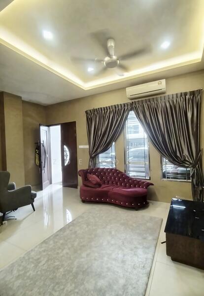 Taman Mount Austin untuk Untuk Dijual - RM 800,000, Feb 2026 - Living Room - PropertyGuru.com.my