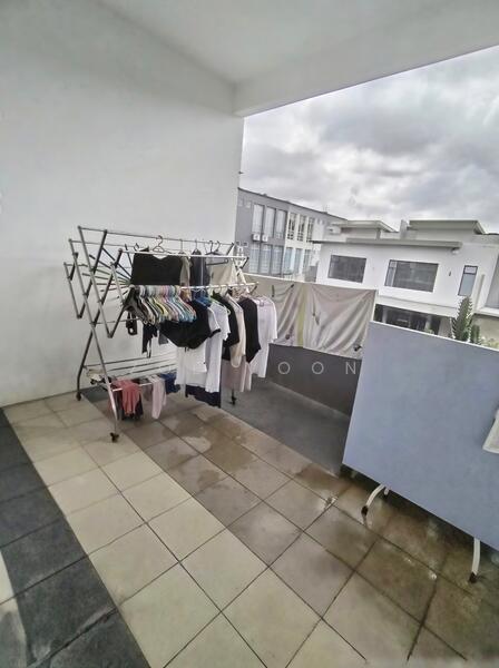 Taman Mount Austin untuk Untuk Dijual - RM 800,000, Feb 2026 - Balcony - PropertyGuru.com.my