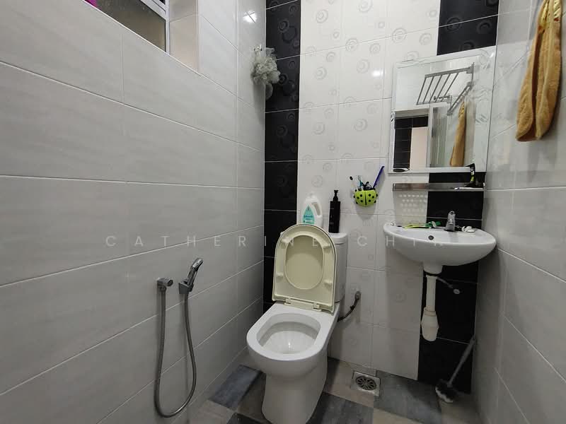 2-storey Terraced House for Sale in Lahat (Perak) - Catherine Chin - Bathroom - PropertyGuru.com.my