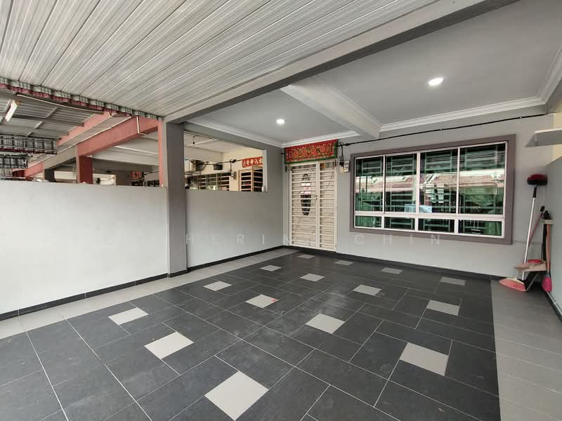 2-storey Terraced House for Sale in Lahat (Perak) - Catherine Chin - Exterior - PropertyGuru.com.my