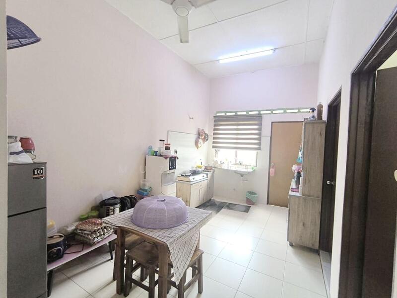 Single Storey Jalan Bangau Telok Panglima Garang untuk Untuk Dijual - RM 350,000, Feb 2026 - Kitchen - PropertyGuru.com.my