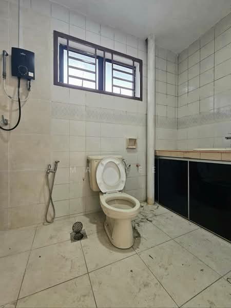 2-storey Terraced House for Sale in Taman Johor Jaya (Johor Bahru) - May Lee - Bathroom - PropertyGuru.com.my