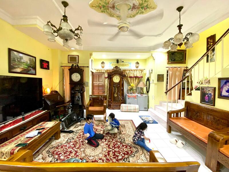 2-storey Terraced House for Sale in Seksyen 23 (Shah Alam) - Ilman Nahri - Living Room - PropertyGuru.com.my