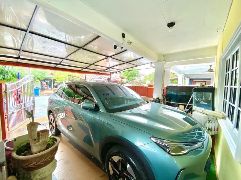 2-storey Terraced House for Sale in Seksyen 23 (Shah Alam) - Ilman Nahri - Car Park - PropertyGuru.com.my