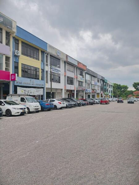 Shop for Rent in Taman Molek (Johor Bahru) - Fong Lik - Exterior - PropertyGuru.com.my