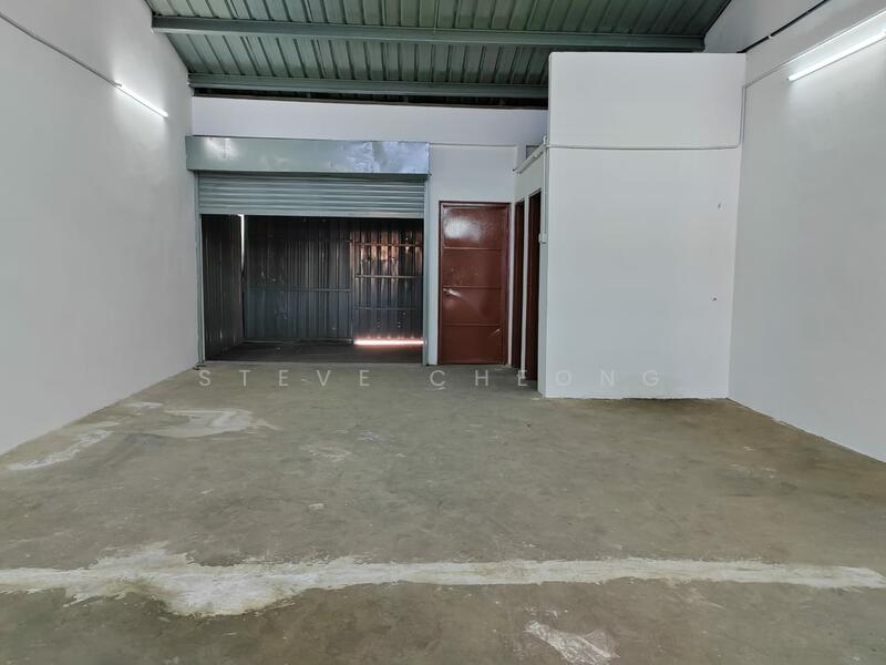 Warehouse for Rent in Puchong (Selangor) - Steve Cheong - Interior - PropertyGuru.com.my