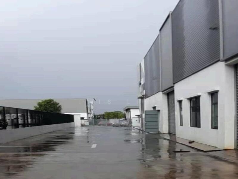 Semi-D Factory for Rent in Eco Business Park 1 (Johor Bahru) - Iris Lim - Exterior - PropertyGuru.com.my