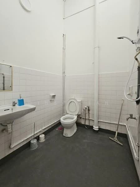 2-storey Terraced House for Sale in Taman Tasek (Johor Bahru) - Winson Tan - Bathroom - PropertyGuru.com.my