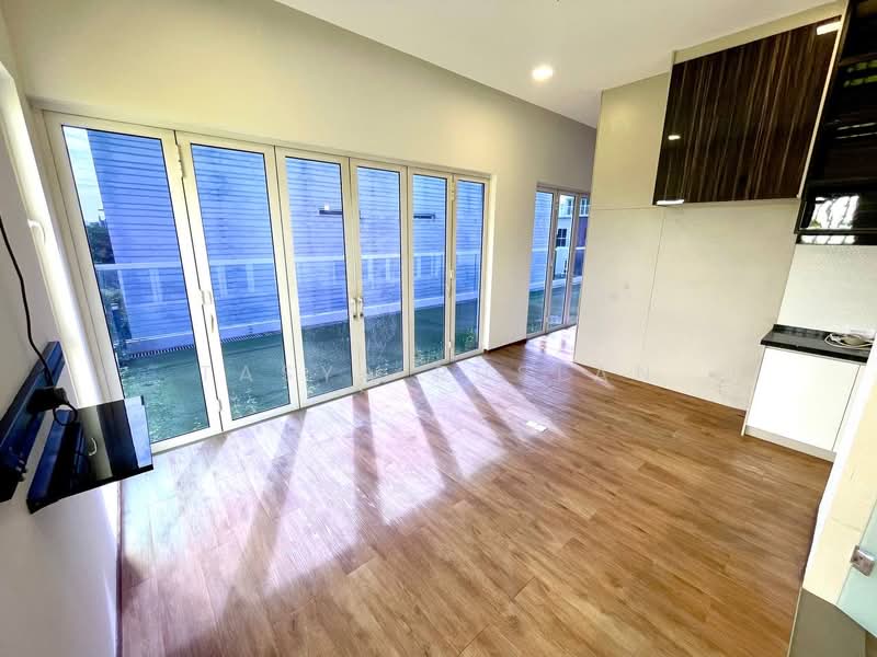 Zero-Lot Bungalow for Sale in Lakefront Villa (Cyberjaya) - Tasya Ruslan - Living Room - PropertyGuru.com.my