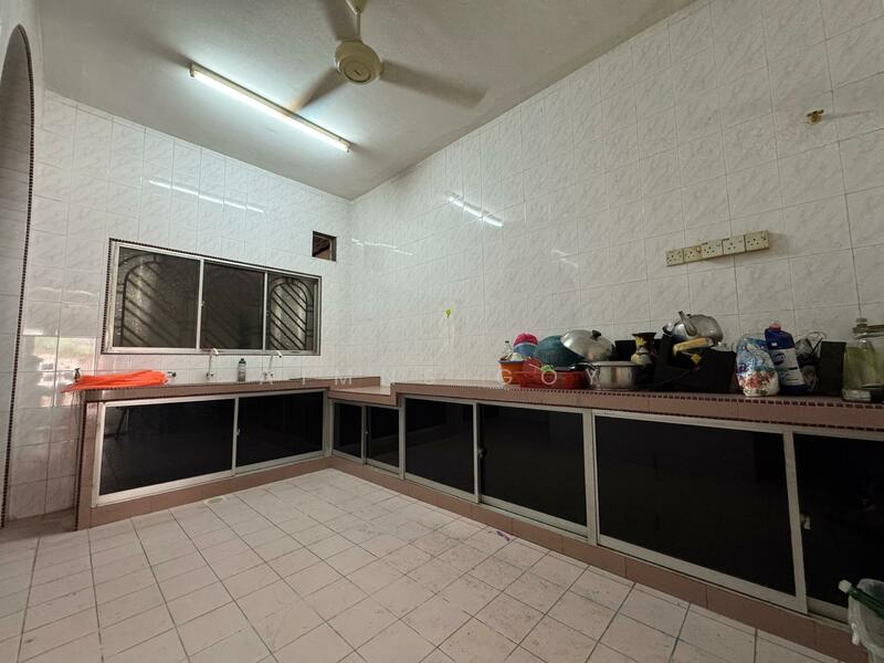2-storey Terraced House for Sale in Taman Sri Sentosa (Klang) - Aimns Goy - Kitchen - PropertyGuru.com.my