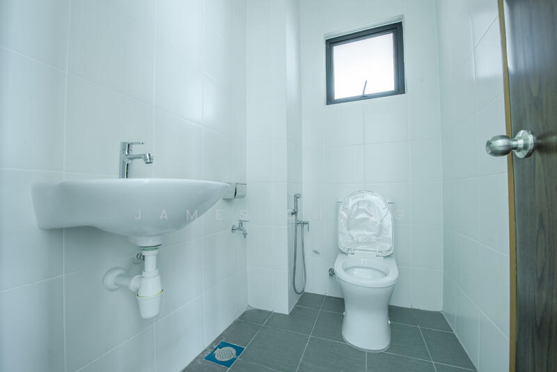 Shop / Office for Rent in Seremban (Negeri Sembilan) - James Chang - Bathroom - PropertyGuru.com.my