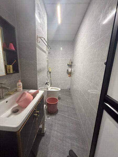 SAUJANA RAWANG: PHASE 14B1 & 14B2 untuk Untuk Dijual - RM 545,000, Feb 2026 - Bathroom - PropertyGuru.com.my