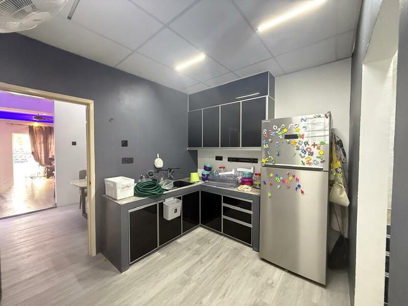 SAUJANA RAWANG: PHASE 14B1 & 14B2 untuk Untuk Dijual - RM 545,000, Feb 2026 - Kitchen - PropertyGuru.com.my