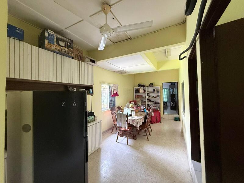 1-storey Terraced House for Sale in Taman Sri Serdang (Seri Kembangan) - Zaty Jasmin - Kitchen - PropertyGuru.com.my