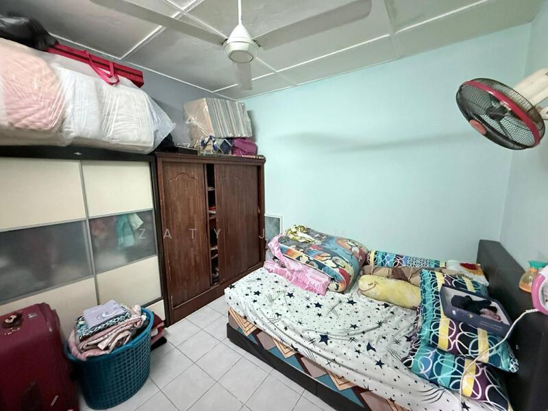 1-storey Terraced House for Sale in Taman Sri Serdang (Seri Kembangan) - Zaty Jasmin - Bedroom - PropertyGuru.com.my