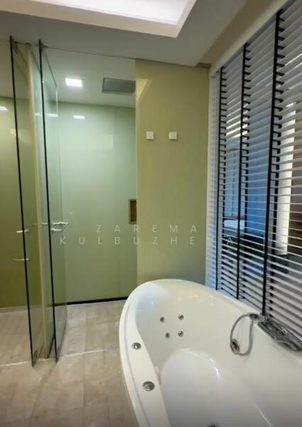 Quadro Residences untuk Untuk Disewa - RM 8,000 /bulan, Feb 2026 - Bathroom - PropertyGuru.com.my