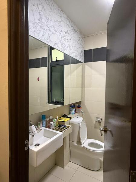 Service Residence for Sale at 8Scape Residence @ Sutera - Eric Lee - Bathroom - PropertyGuru.com.my