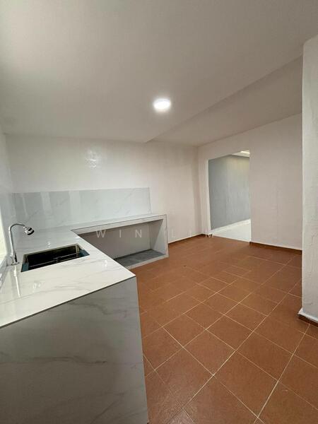 1-storey Terraced House for Sale in Taman Universiti (Skudai) - Win Lim - Kitchen - PropertyGuru.com.my