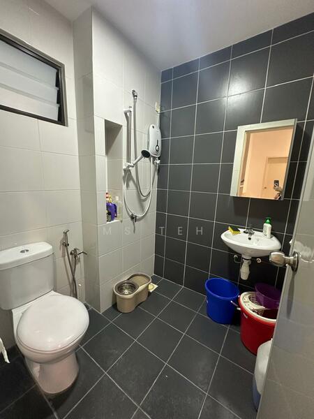 2-storey Terraced House for Rent in Bandar Puncak Alam (Puncak Alam) - Ms Teh - Bathroom - PropertyGuru.com.my