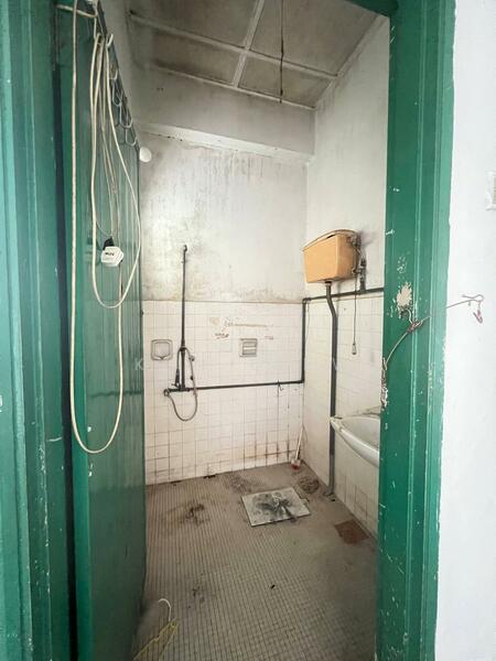 1-storey Terraced House for Sale in Taman Daya (Johor Bahru) - Ken Liew - Bathroom - PropertyGuru.com.my