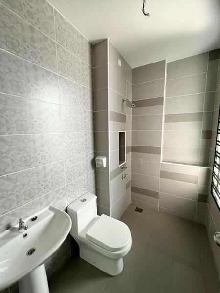 Rini Homes 7 untuk Untuk Dijual - RM 850,000, Apr 2026 - Bathroom - PropertyGuru.com.my