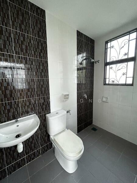 Bungalow for Rent in Sungai Buloh (Selangor) - Ken Leong - Bathroom - PropertyGuru.com.my