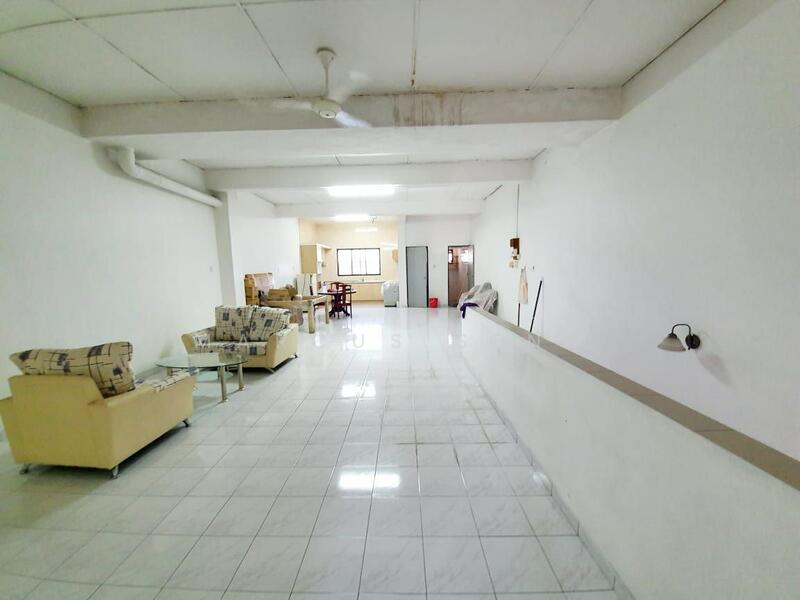 Shop for Sale in Bercham (Ipoh) - Marcus Seng - Living Room - PropertyGuru.com.my