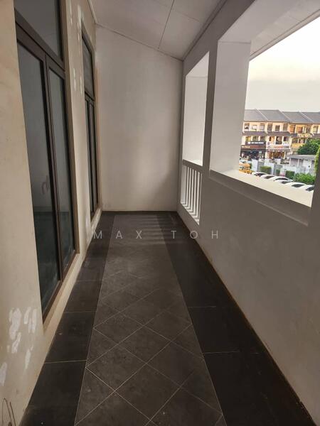 Shop / Office for Rent in Iskandar Puteri (Nusajaya) (Johor) - Max Toh - Balcony - PropertyGuru.com.my