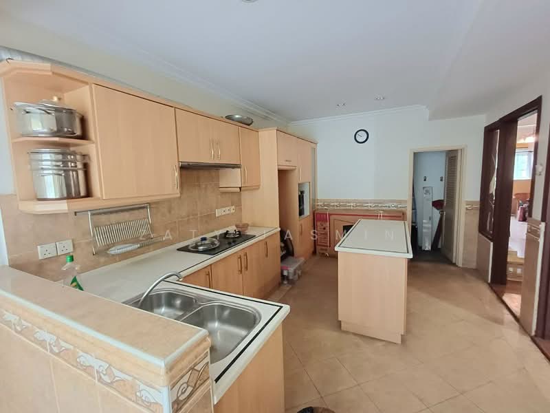 Seksyen 9 untuk Untuk Dijual - RM 980,000, Feb 2026 - Kitchen - PropertyGuru.com.my