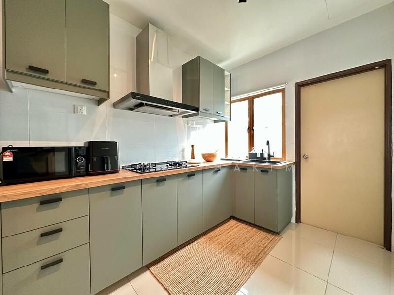 2-storey Terraced House for Sale in Kota Kemuning (Shah Alam) - Lukman Hakim - Kitchen - PropertyGuru.com.my